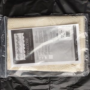 Heritage Lace Pinecone Lace Tier in Ecru